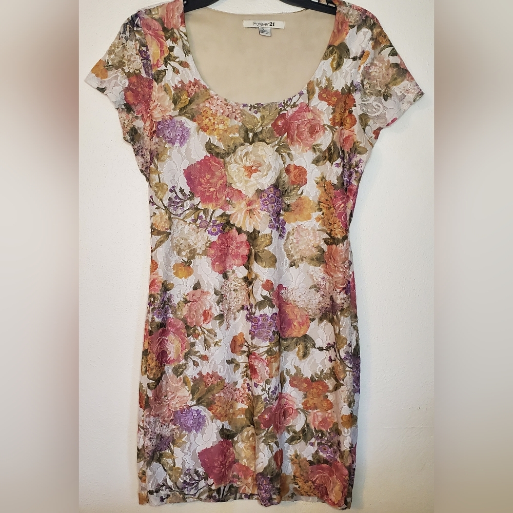 FOREVER 21 vintage-look floral lace dress